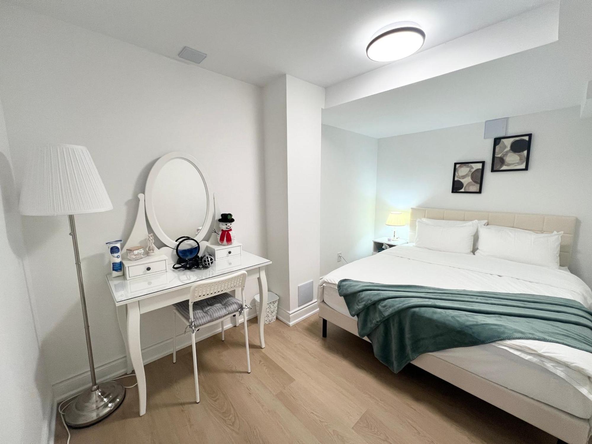 Cozy, Brand-New, 2Bdr,Walkout Apt, Free Parking Ричмънд Хил Екстериор снимка