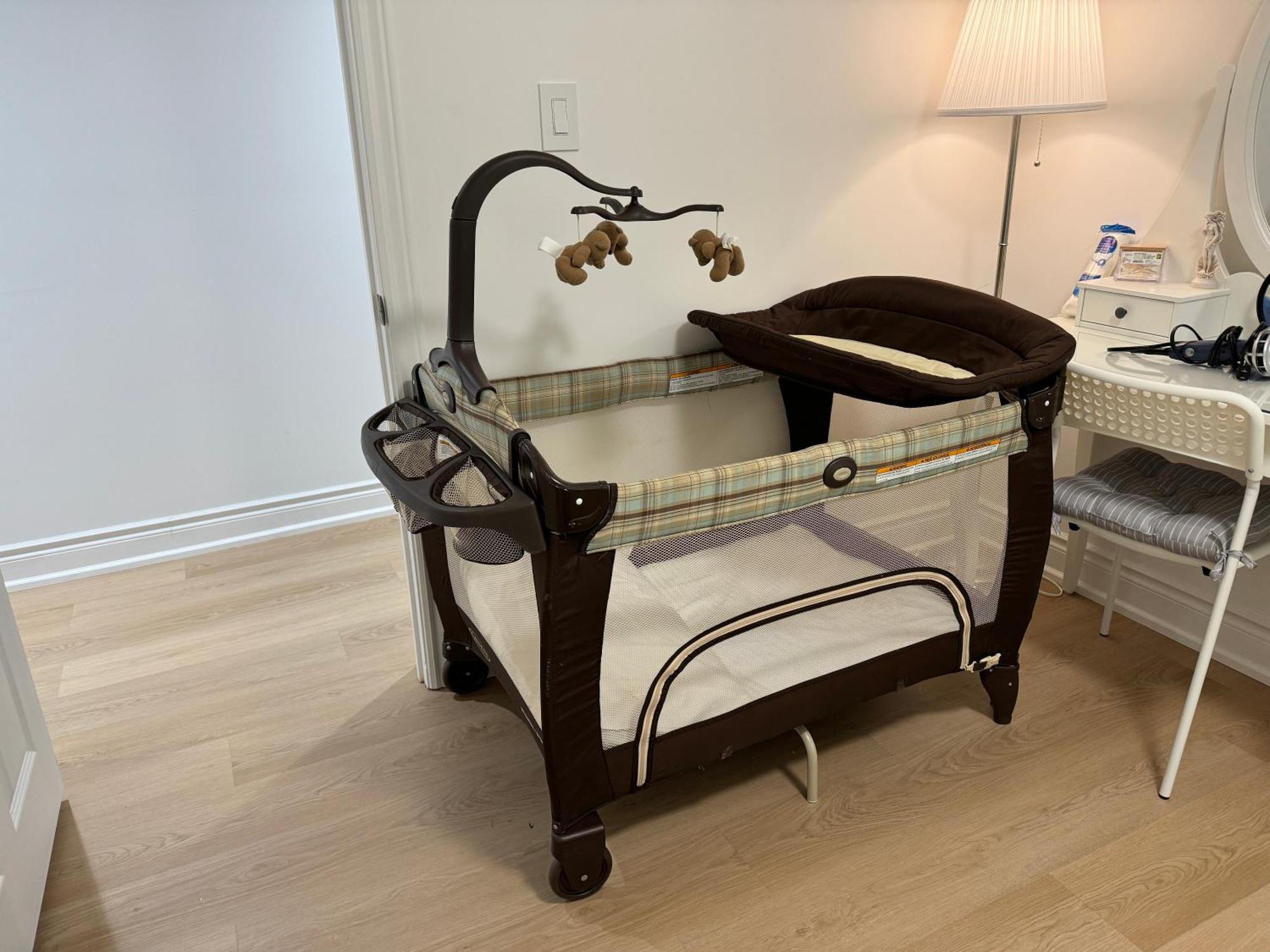Cozy, Brand-New, 2Bdr,Walkout Apt, Free Parking Ричмънд Хил Екстериор снимка