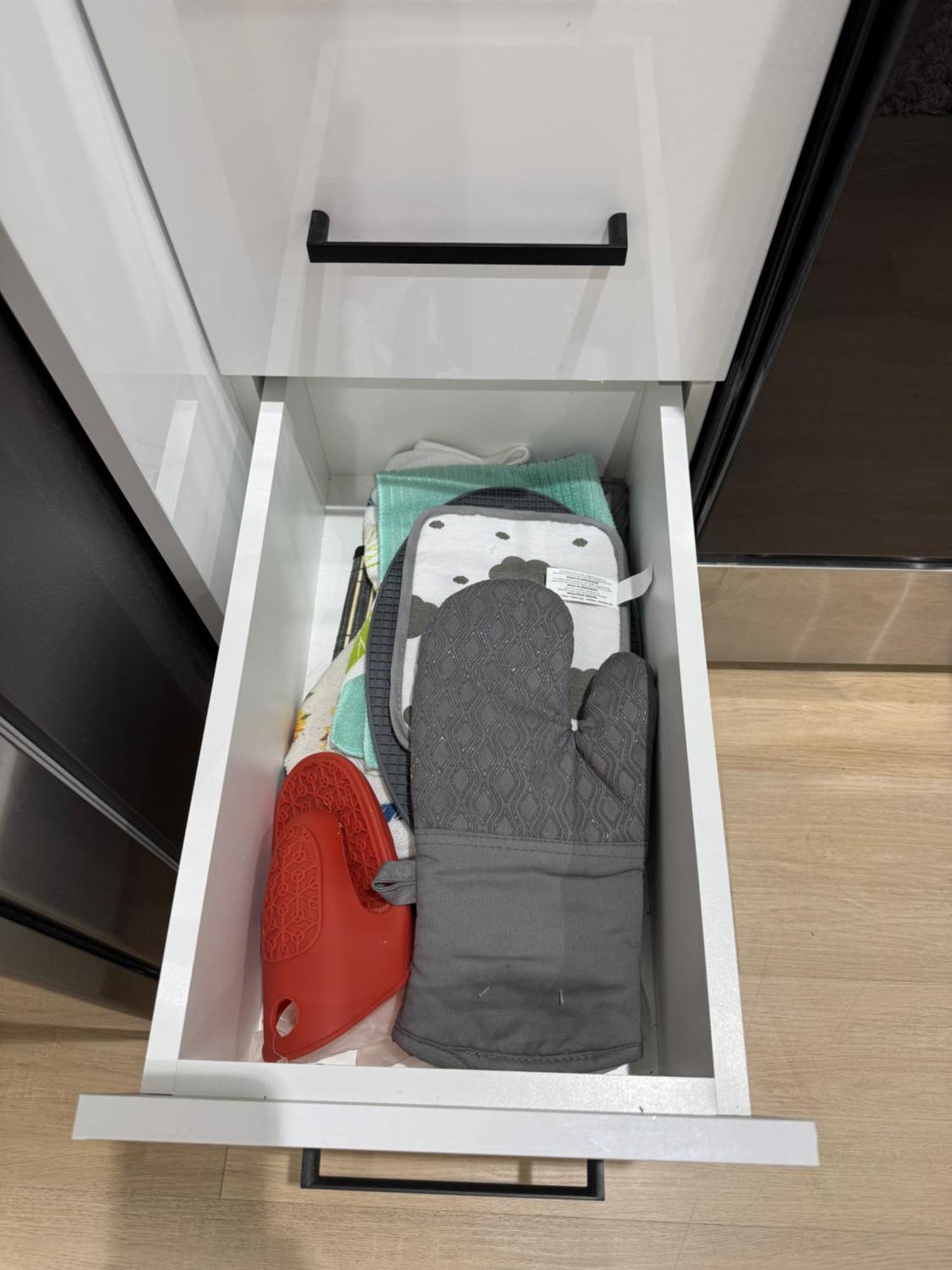Cozy, Brand-New, 2Bdr,Walkout Apt, Free Parking Ричмънд Хил Екстериор снимка
