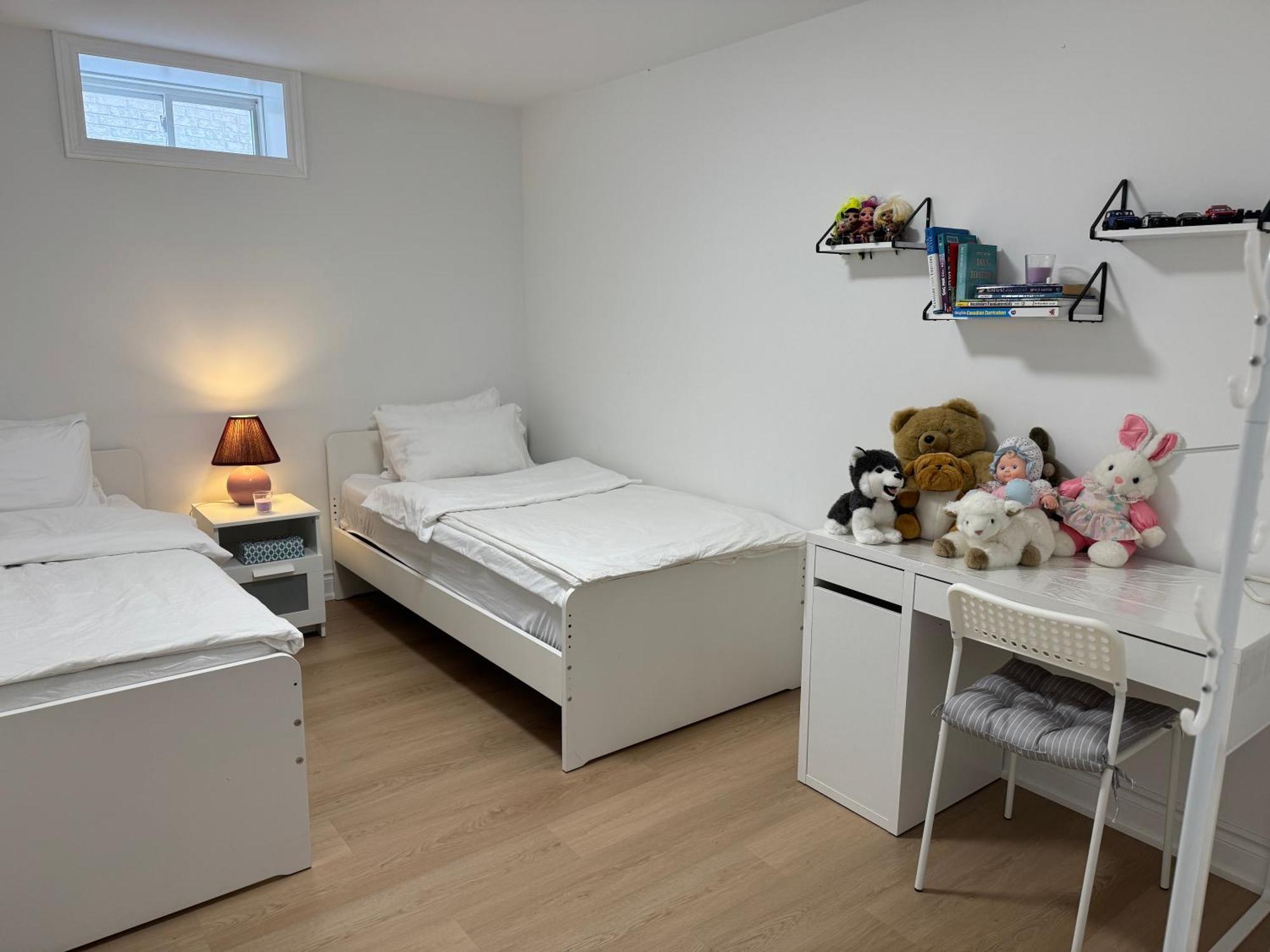 Cozy, Brand-New, 2Bdr,Walkout Apt, Free Parking Ричмънд Хил Екстериор снимка