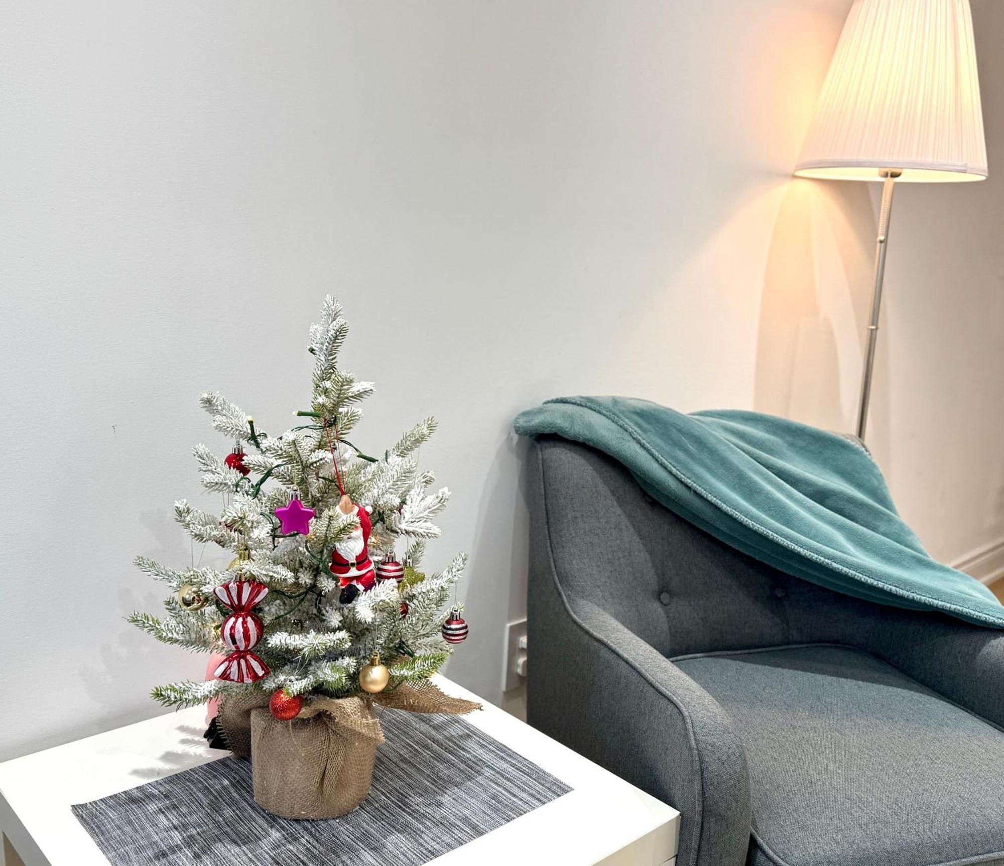 Cozy, Brand-New, 2Bdr,Walkout Apt, Free Parking Ричмънд Хил Екстериор снимка