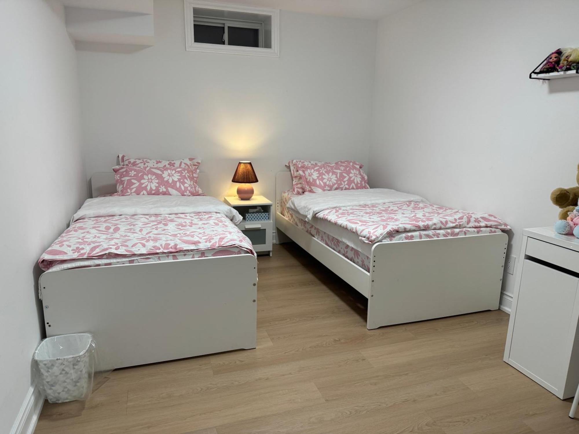 Cozy, Brand-New, 2Bdr,Walkout Apt, Free Parking Ричмънд Хил Екстериор снимка
