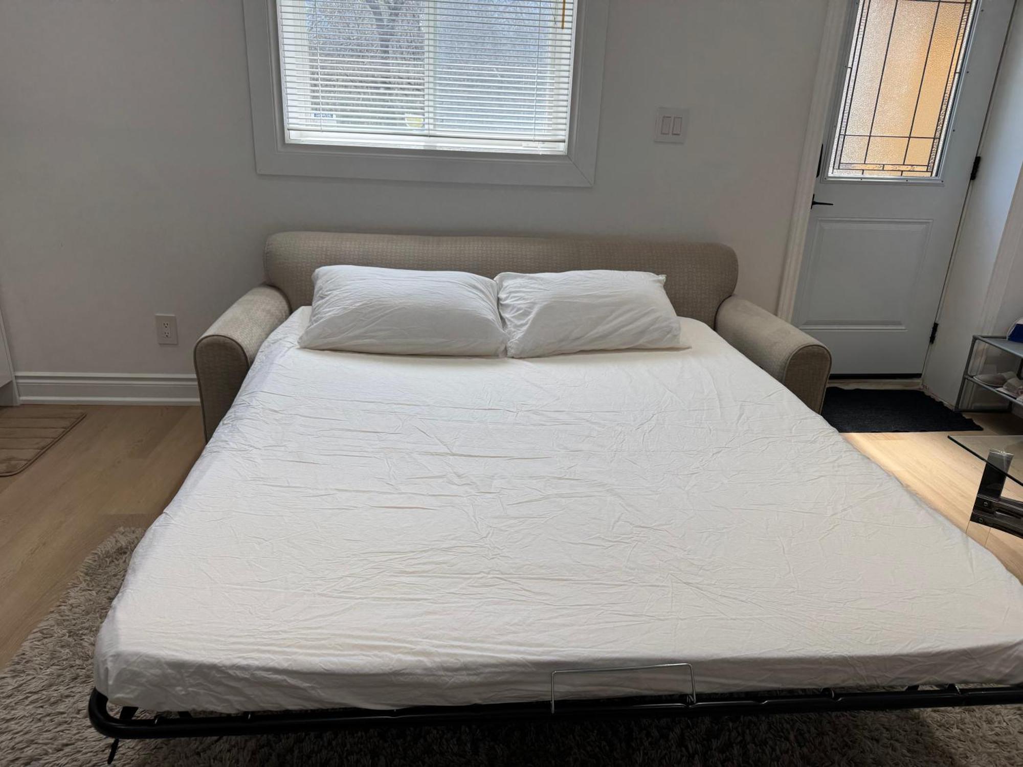 Cozy, Brand-New, 2Bdr,Walkout Apt, Free Parking Ричмънд Хил Екстериор снимка